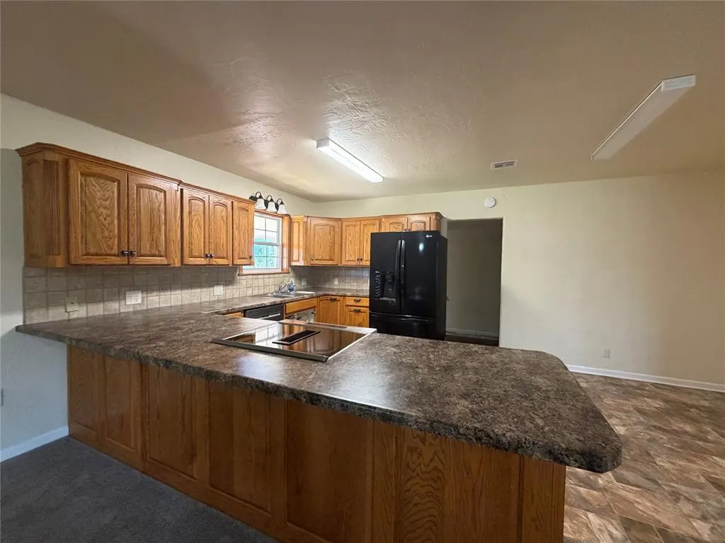 Photo 27 — 709 E N Boundary Highway, Sentinel, OK 73664