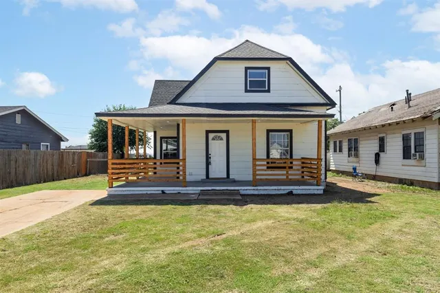 Front exterior — 1320 W Frisco Street, Altus, OK 73521