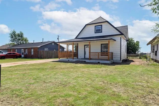 Photo 3 — 1320 W Frisco Street, Altus, OK 73521