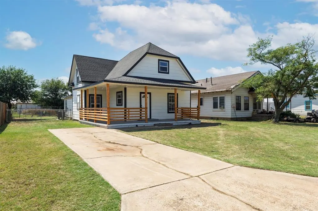 Photo 4 — 1320 W Frisco Street, Altus, OK 73521
