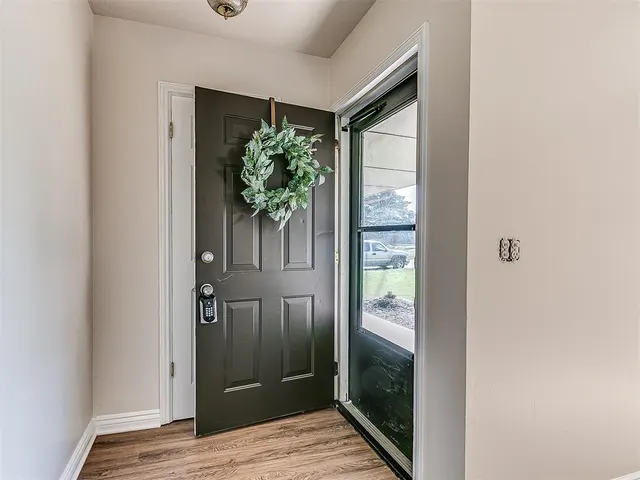 Photo 2 — 6119 N Redmond Court, Warr Acres, OK 73122