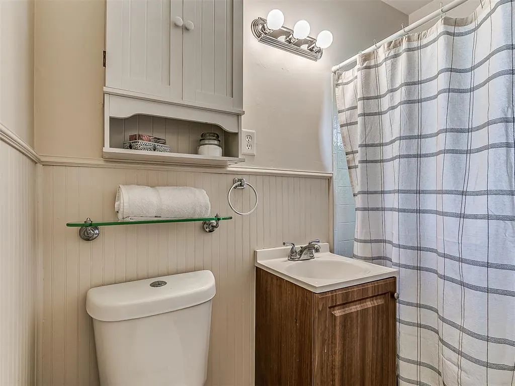 Photo 10 — 6119 N Redmond Court, Warr Acres, OK 73122