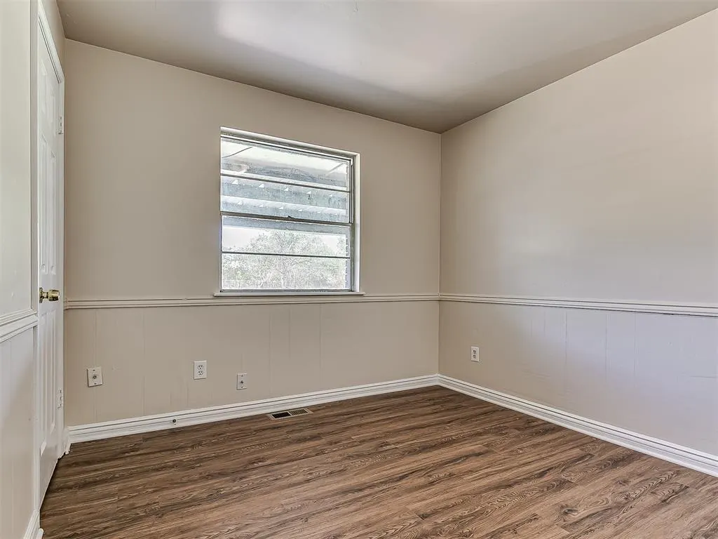Photo 11 — 6119 N Redmond Court, Warr Acres, OK 73122