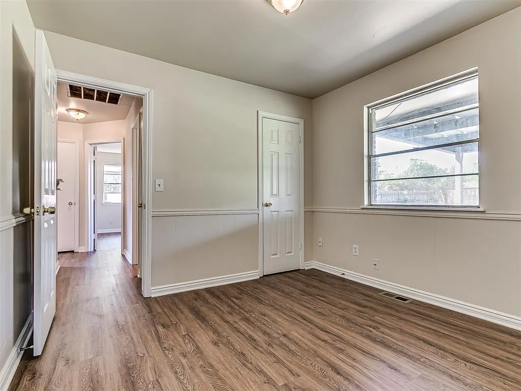 Photo 12 — 6119 N Redmond Court, Warr Acres, OK 73122
