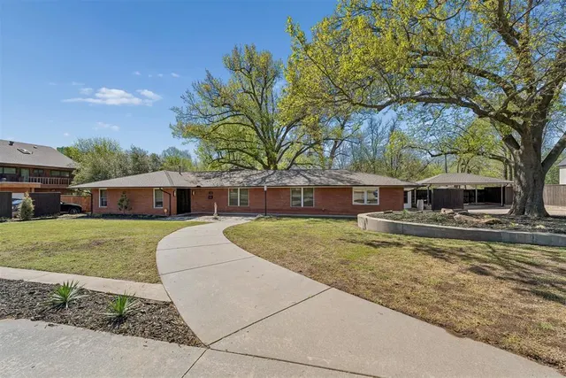 Photo 4 — 810 Hoover Street, Norman, OK 73072