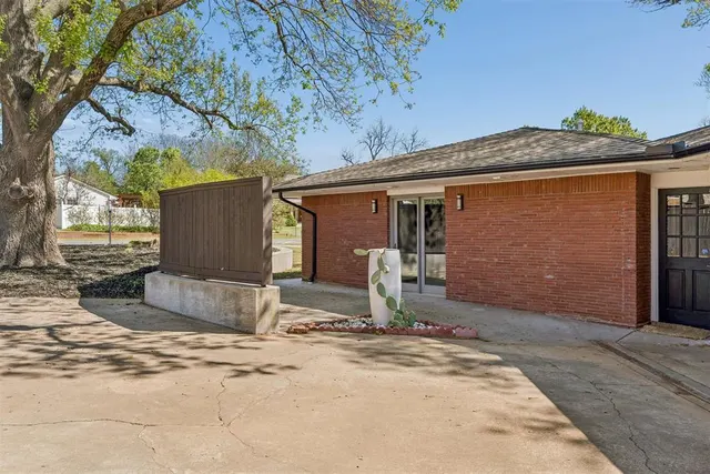 Photo 6 — 810 Hoover Street, Norman, OK 73072
