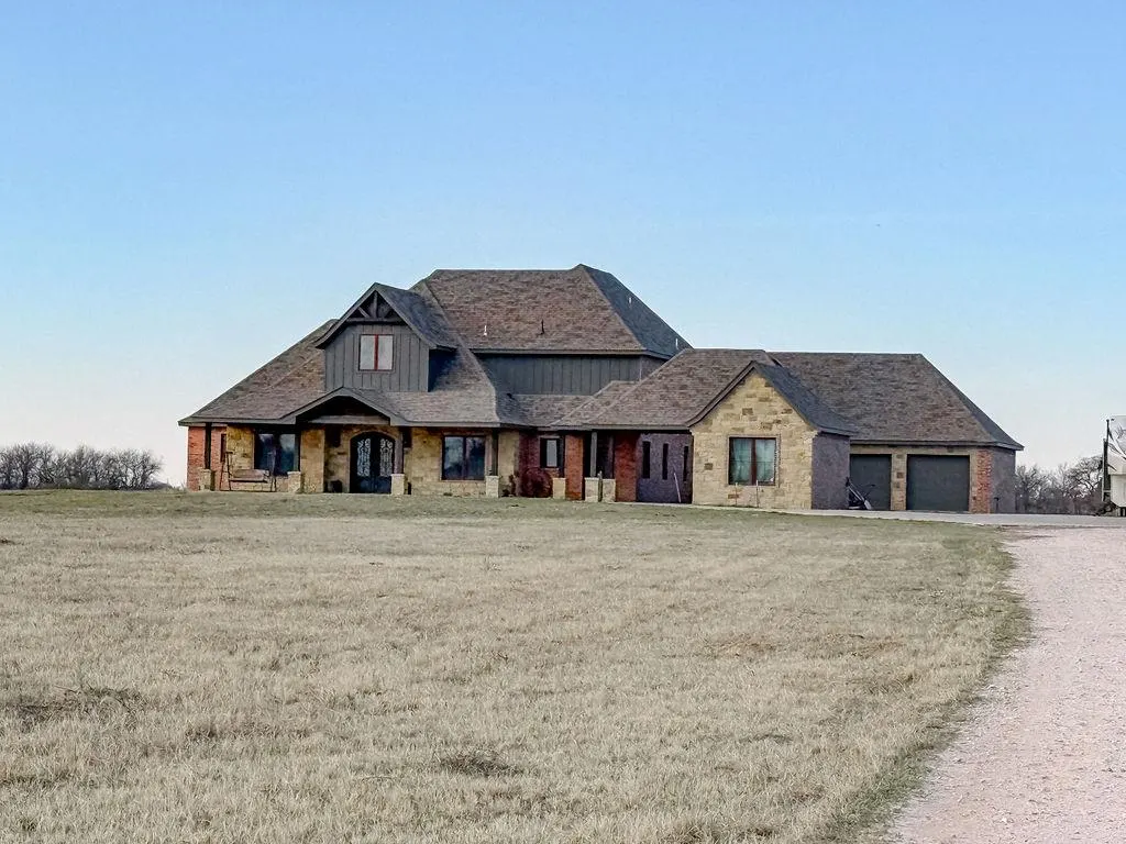 Front exterior — 11905 N 1790 Road, Erick, OK 73645