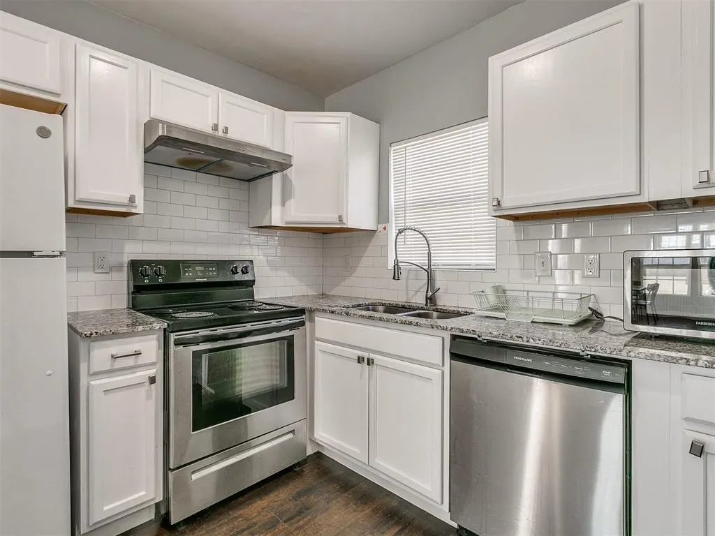 Photo 3 — 1615 NW 1st Street A & B, Oklahoma City, OK 73106