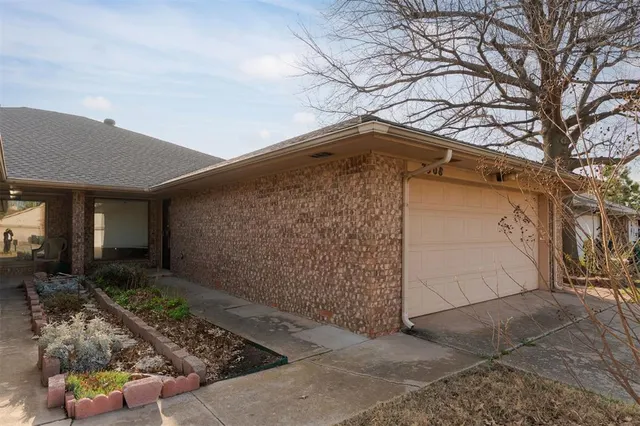 Photo 4 — 7908 Harvest Moon Road, Oklahoma City, OK 73132