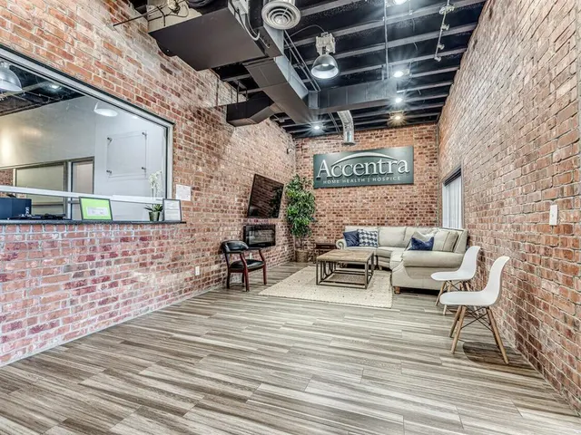 Photo 4 — 2028 E Memorial Road, Edmond, OK 73013