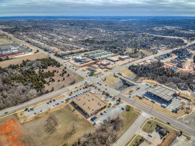 Photo 7 — 2028 E Memorial Road, Edmond, OK 73013