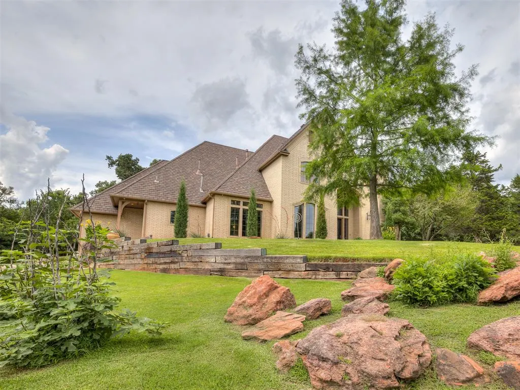 Photo 2 — 4320 Canaan Creek Road, Edmond, OK 73034