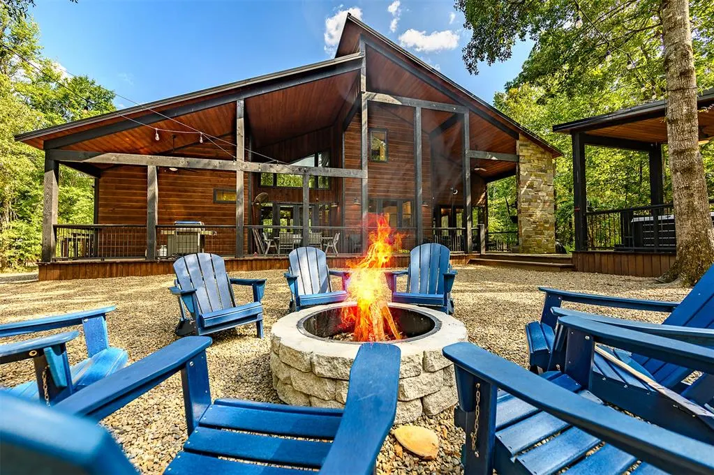 Front exterior — 65 Rocky Rose Circle, Broken Bow, OK 74728