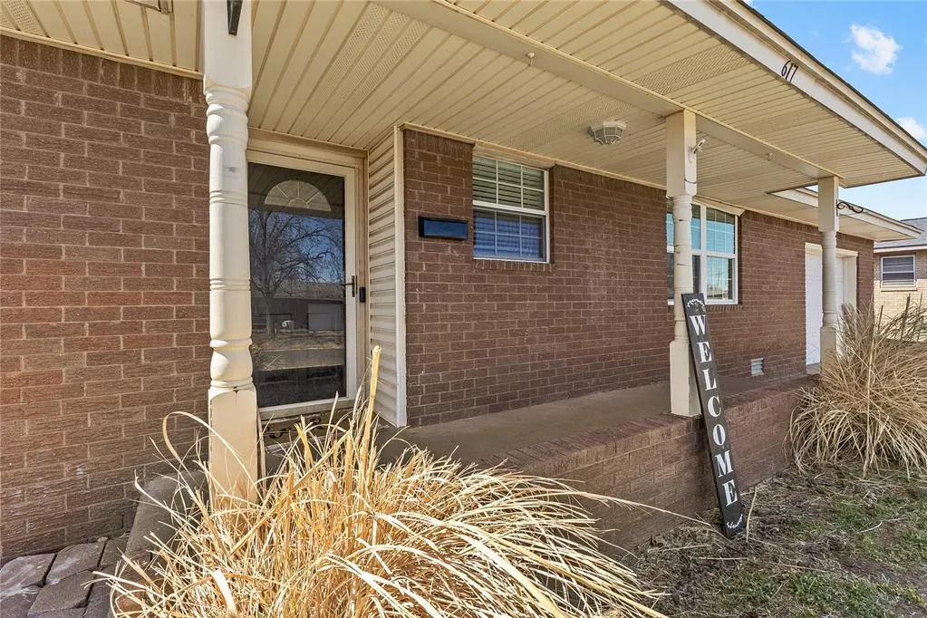 Photo 3 — 617 N Nevada Street, Weatherford, OK 73096