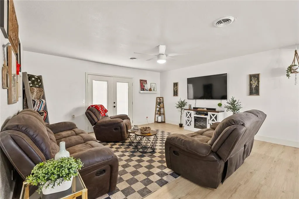 Photo 4 — 617 N Nevada Street, Weatherford, OK 73096