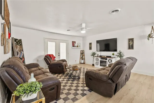 Photo 4 — 617 N Nevada Street, Weatherford, OK 73096