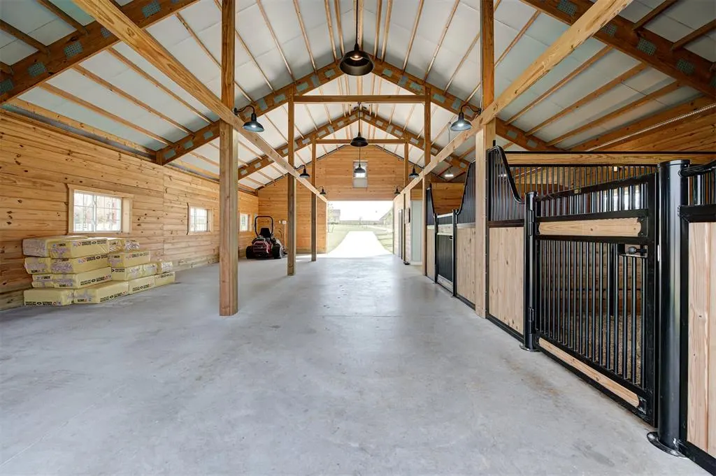 Photo 36 — 9917 E 33rd Street, Jones, OK 73049