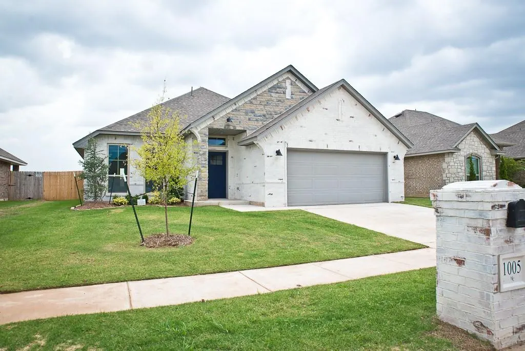 Photo 2 — 1005 SW 140th Street, Oklahoma City, OK 73170