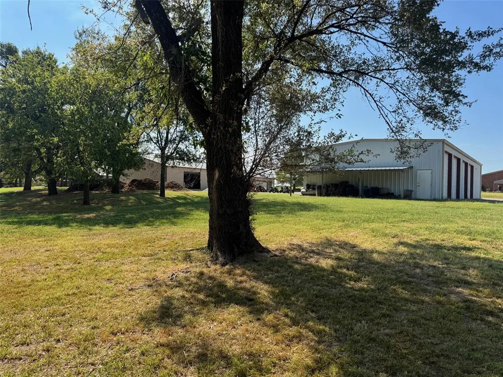Photo 4 — 2028 E Macarthur Street, Shawnee, OK 74804
