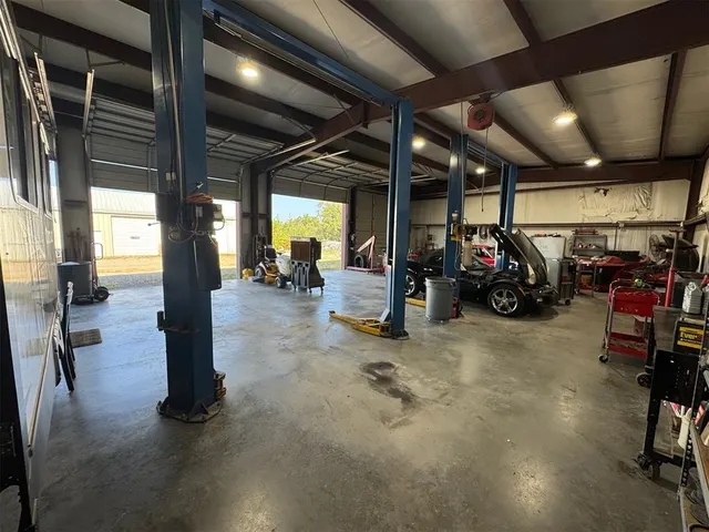 Photo 8 — 2028 E Macarthur Street, Shawnee, OK 74804