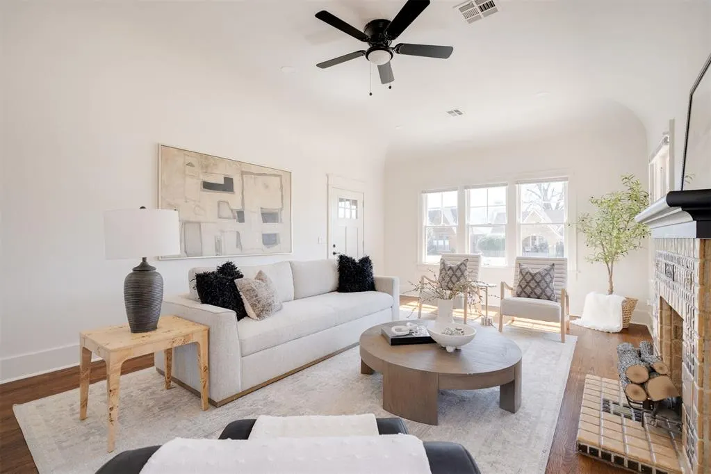 Photo 3 — 809 NE 17th Street, Oklahoma City, OK 73105