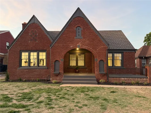 Front exterior — 809 NE 17th Street, Oklahoma City, OK 73105