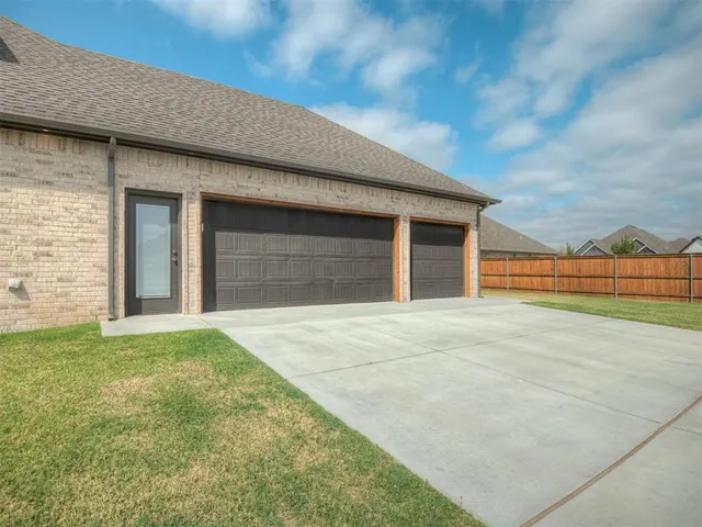 Photo 2 — 1723 Zayden Lane, Norman, OK 73072