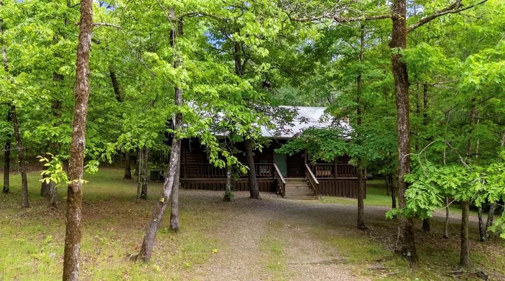 Photo 2 — 22 E. G. Lane, Broken Bow, OK 74728