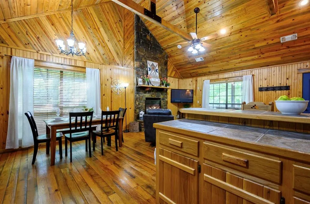 Photo 12 — 22 E. G. Lane, Broken Bow, OK 74728