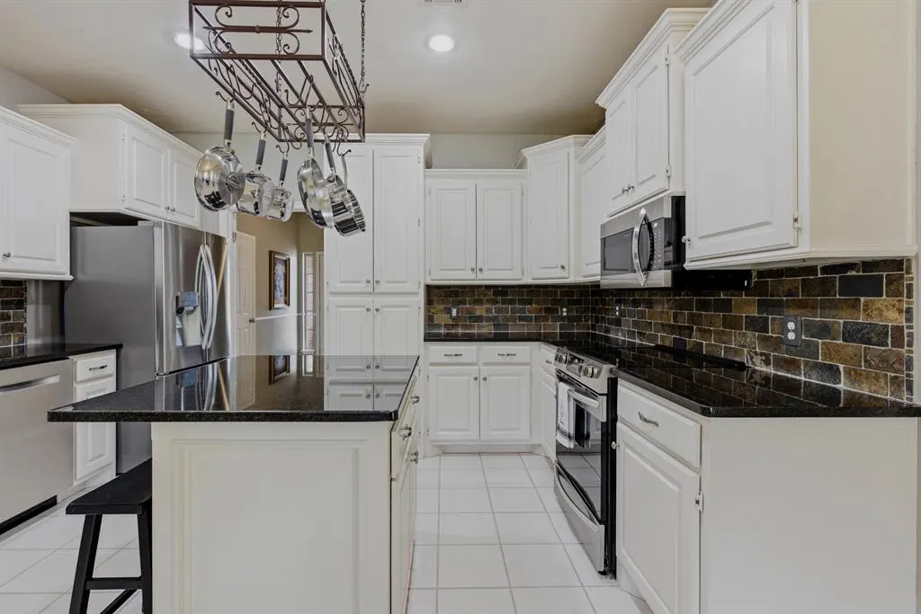Photo 2 — 1240 NW 183rd Street, Edmond, OK 73012