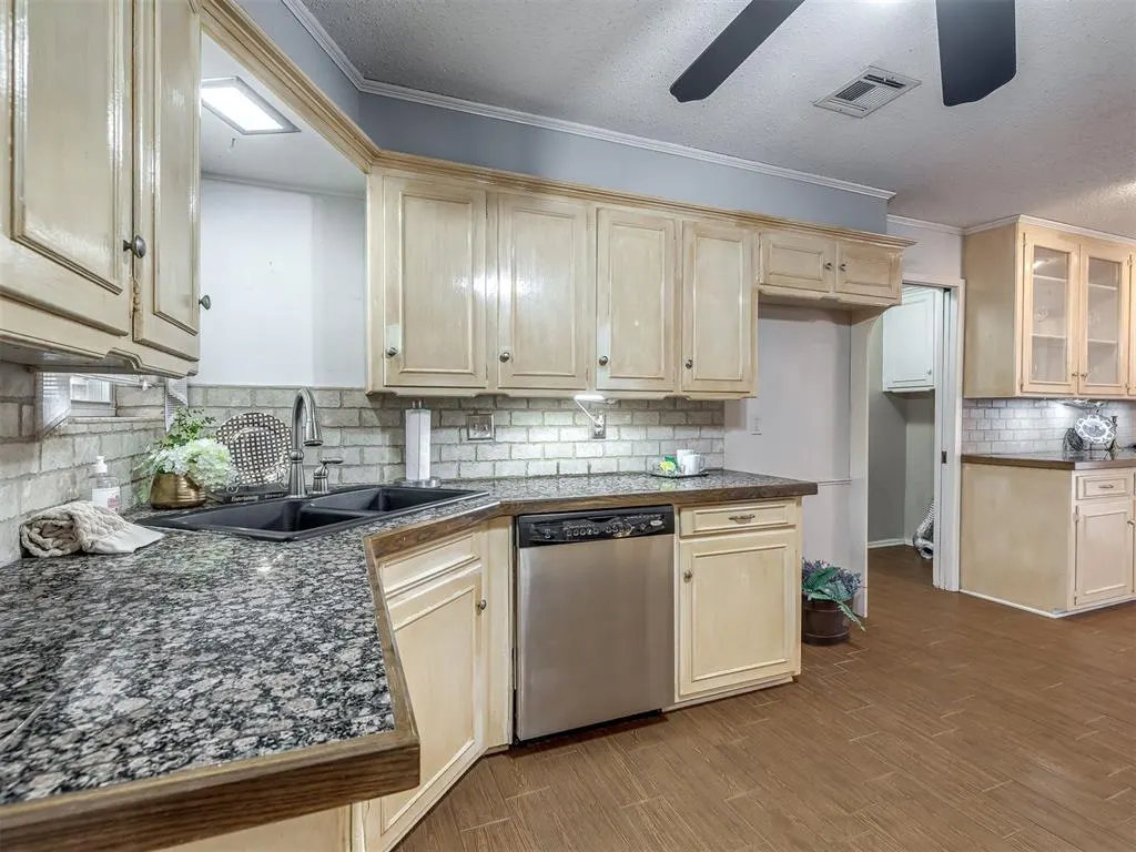 Photo 17 — 4817 NW 74th Street, Oklahoma City, OK 73132