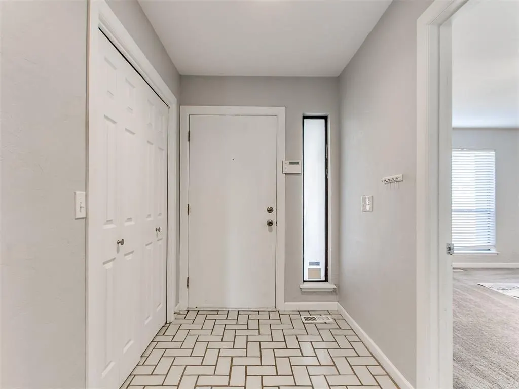 Photo 4 — 12424 Clarence Court, Oklahoma City, OK 73142
