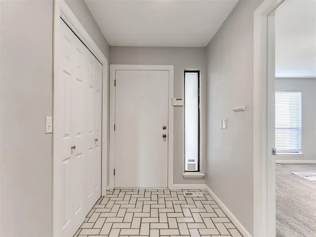 Photo 4 — 12424 Clarence Court, Oklahoma City, OK 73142