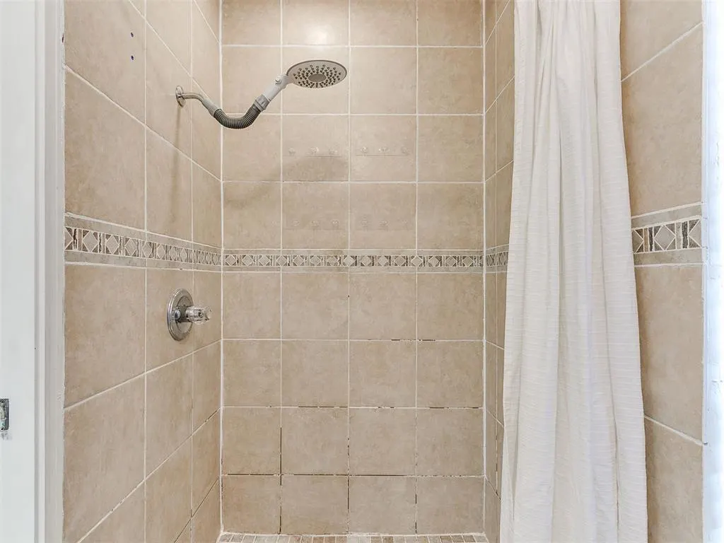 Photo 18 — 12424 Clarence Court, Oklahoma City, OK 73142