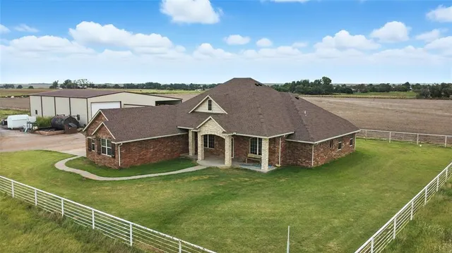 Photo 5 — 21321 E 1290 Road, Sentinel, OK 73664