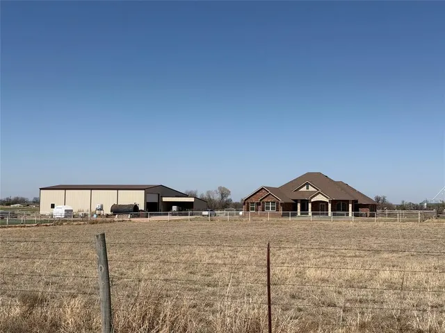 Photo 7 — 21321 E 1290 Road, Sentinel, OK 73664