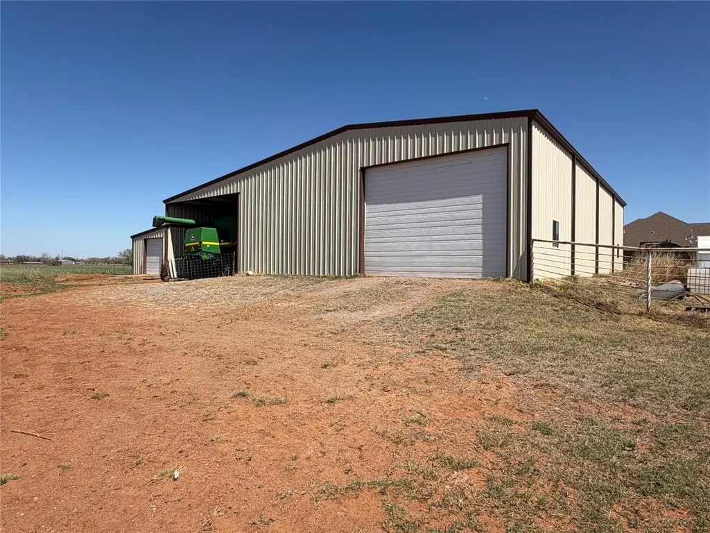 Photo 9 — 21321 E 1290 Road, Sentinel, OK 73664
