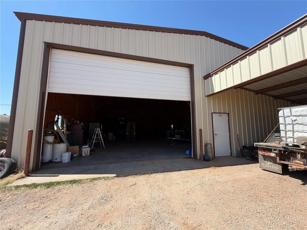 Photo 10 — 21321 E 1290 Road, Sentinel, OK 73664