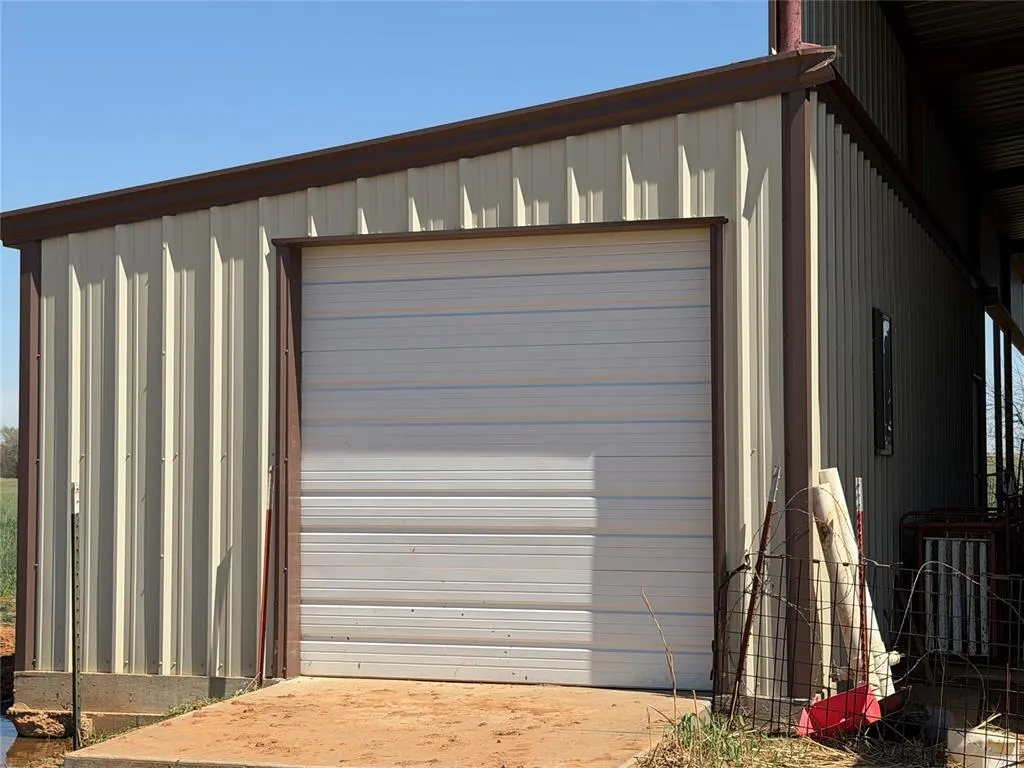 Photo 11 — 21321 E 1290 Road, Sentinel, OK 73664