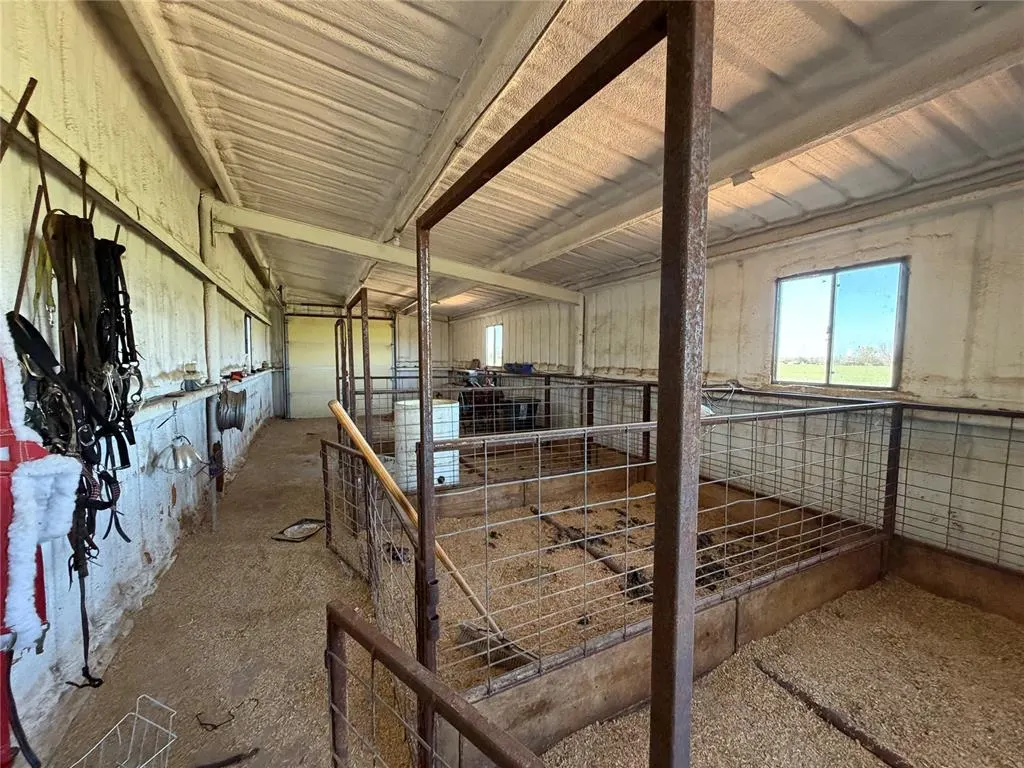 Photo 12 — 21321 E 1290 Road, Sentinel, OK 73664