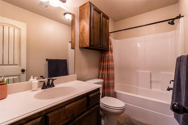Photo 4 — 2305 Makaila Way, Yukon, OK 73099