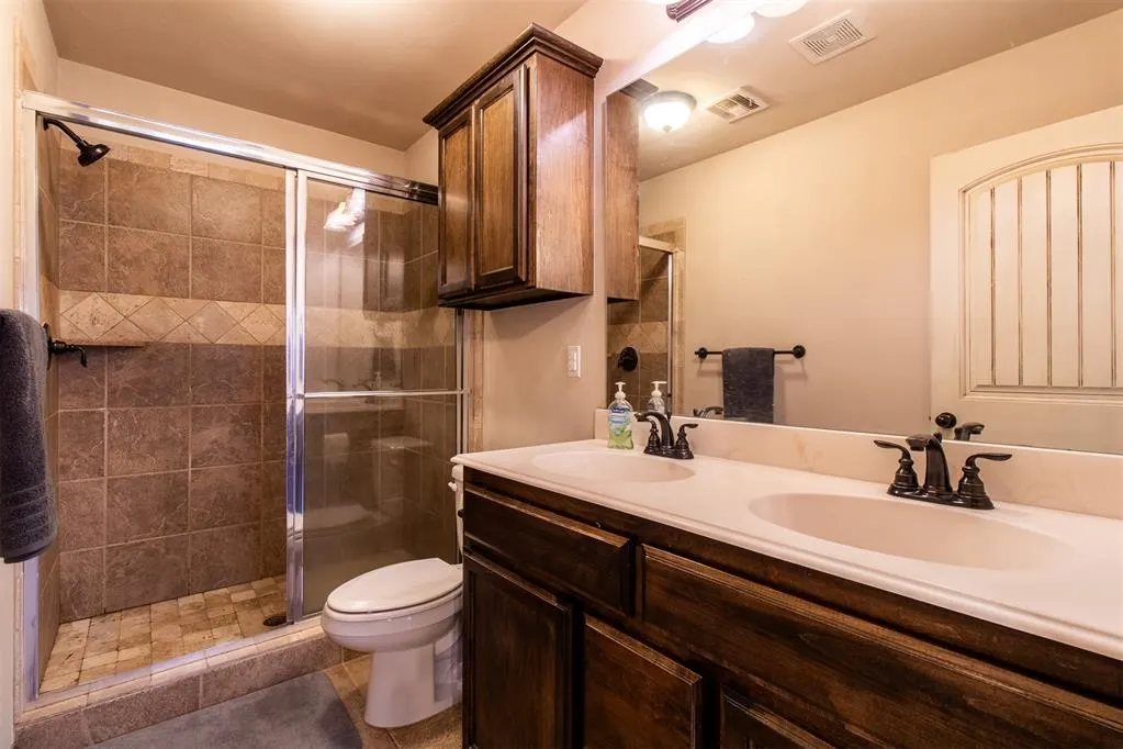 Photo 11 — 2305 Makaila Way, Yukon, OK 73099