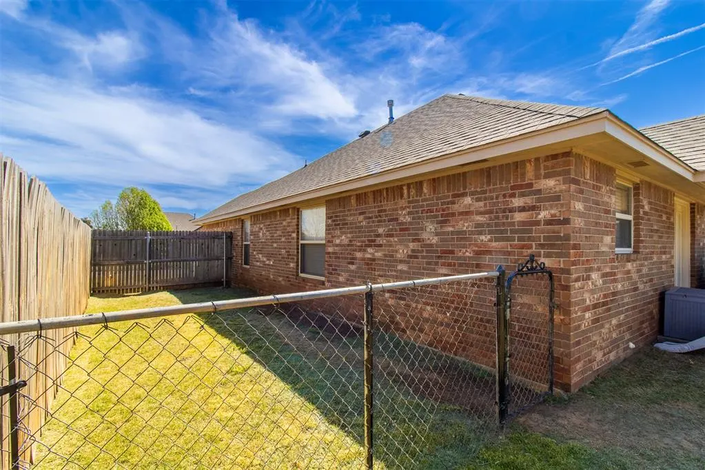 Photo 39 — 2305 Makaila Way, Yukon, OK 73099