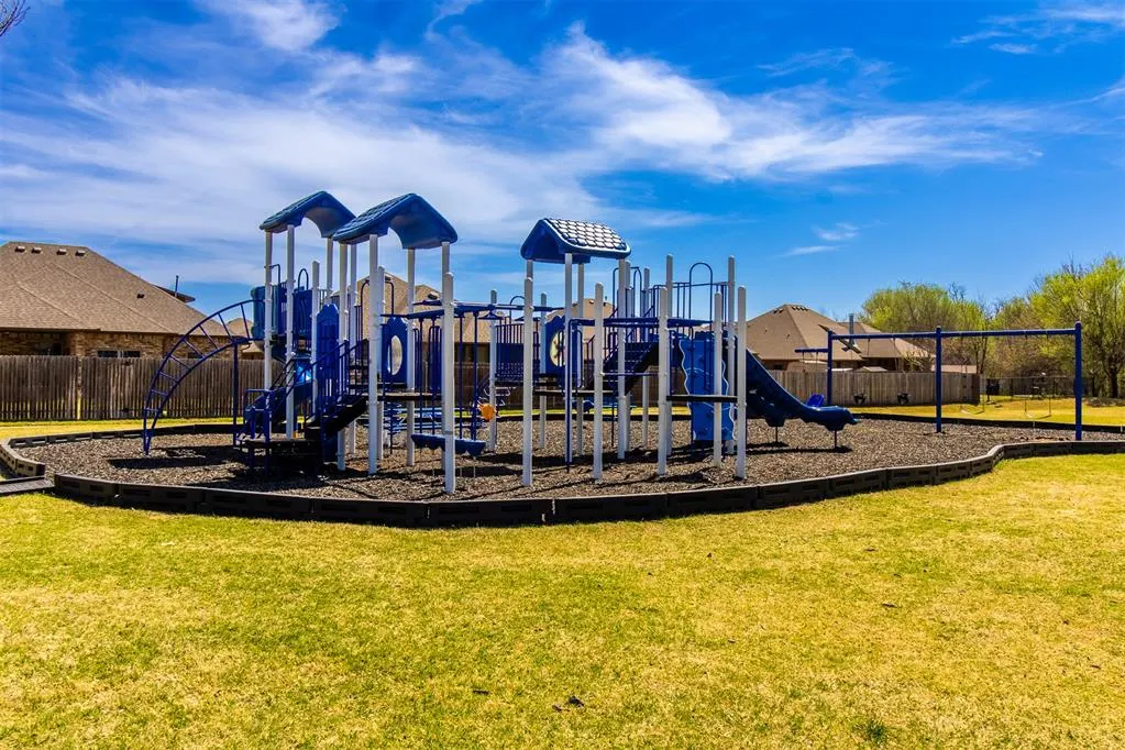 Photo 41 — 2305 Makaila Way, Yukon, OK 73099