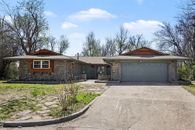 Photo 8 — 3870 Bristol Drive, Norman, OK 73072