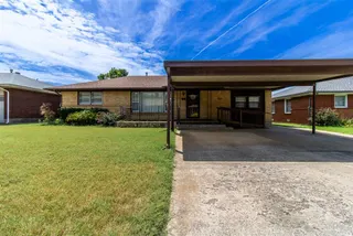 Sold home at 216 W Coe Drive