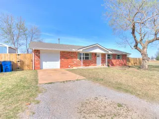 Sold home at 121 W Fourth Street
