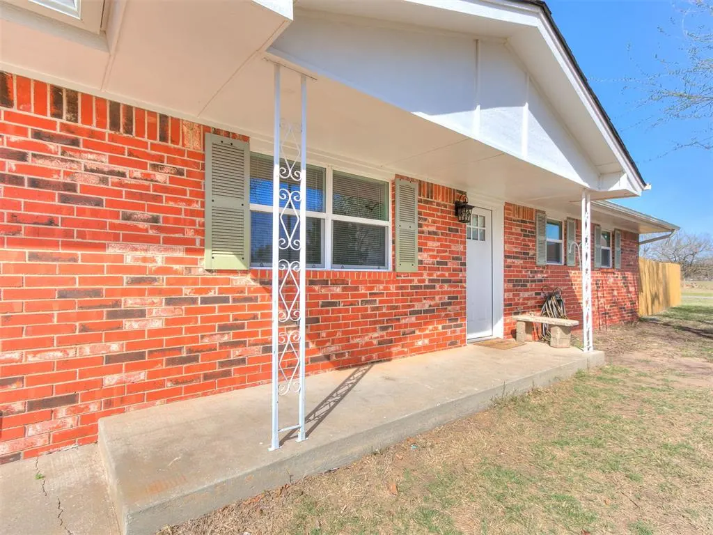 Photo 2 — 121 W Fourth Street, Union City, OK 73090