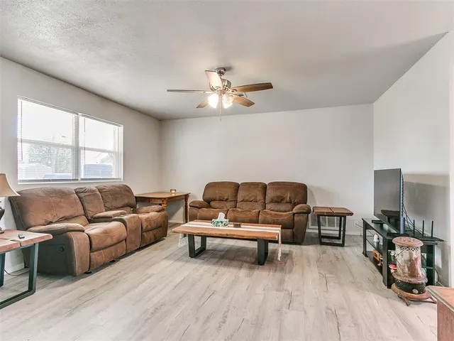 Photo 5 — 121 W Fourth Street, Union City, OK 73090