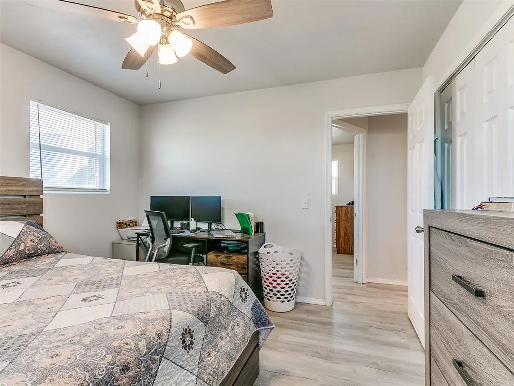 Photo 11 — 121 W Fourth Street, Union City, OK 73090